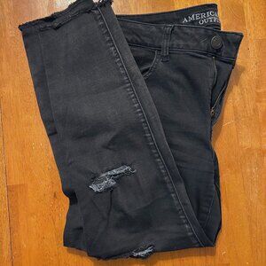 AEO Cropped Black Pants - Distressed